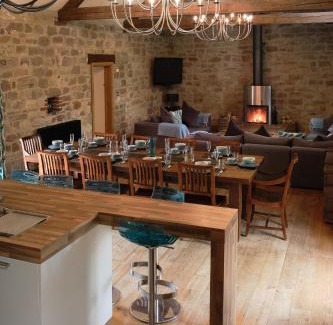 Hulland Ward House | Experience Woodpecker Loft at Millfields Farm Cottages