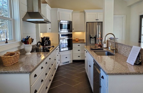 Laurens House | Woods Hollow - Renovated Retreat Near All-Star Village