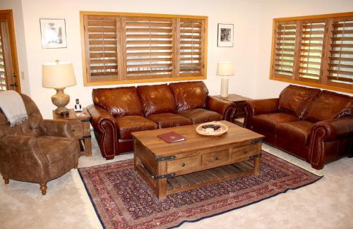 Warrior's Mark House | Woods Manor #302-A: Family-Friendly with Hot Tub Access