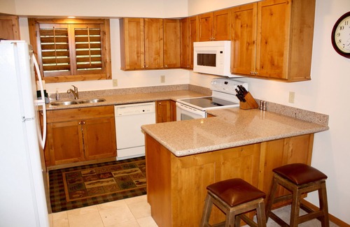 Warrior's Mark Condo | Mountain Chic Retreat: Guest Rated 9.8 with Pool & Spa