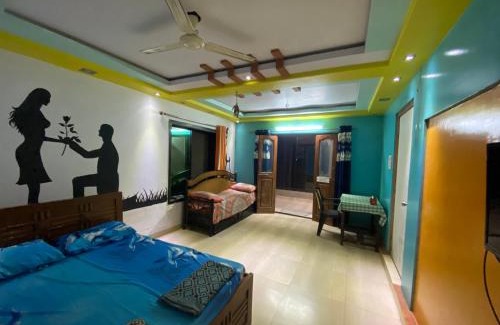 Chendhare House | Welcoming Woods Prashanti Homestay with Hot Tub & Pets
