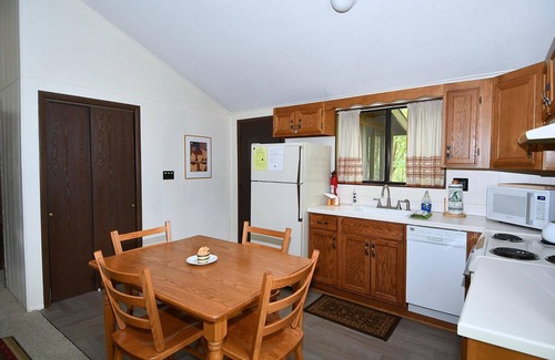 The Woods House | Woods Song - Embrace Nature with Pool & Pet-Friendly Comfort