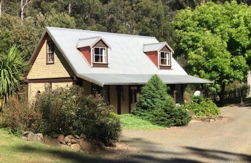 Forth House | Discover Woodsong: A Family-Friendly Retreat with Top Ratings