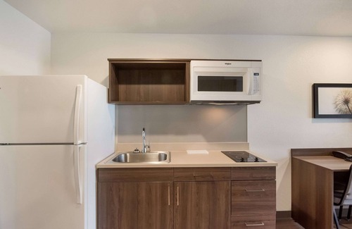 Colorado Springs Hotel | Convenient WoodSpring Suites Near Air Force Academy