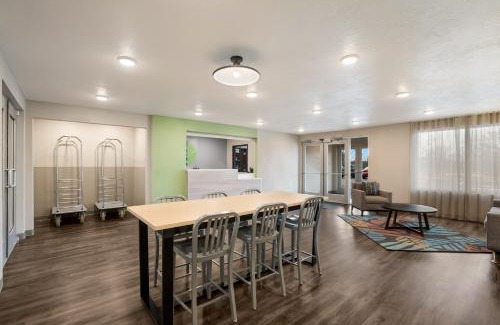 Monmouth Junction Hotel | Family-Friendly WoodSpring Suites South Brunswick - Princeton