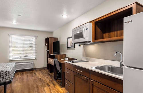 Port Saint Lucie Hotel | Eco-Friendly WoodSpring Suites in Port St. Lucie - 8.8/10