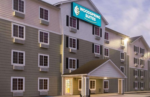 Lobdell/Woodale Hotel | Budget-Friendly WoodSpring Suites Baton Rouge with Great Amenities