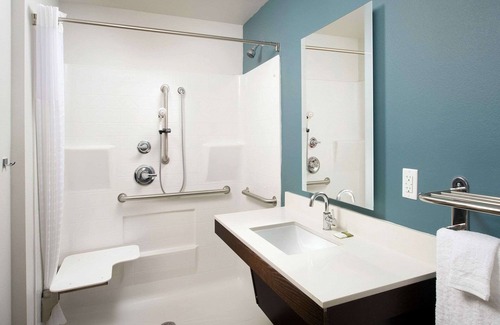 Cedar Park Hotel | Eco-Friendly Woodspring Suites Cedar Park with Spa & Kitchen