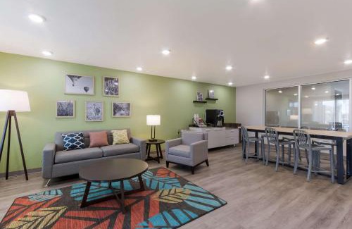 Chandler Hotel | Budget-Friendly WoodSpring Suites Chandler Airport for All
