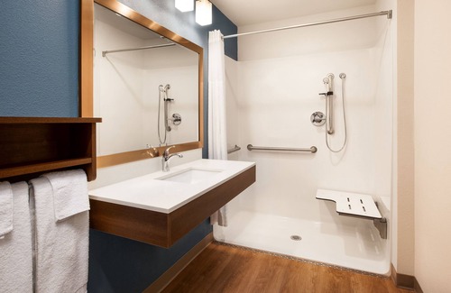 Charlotte Hotel | Comfortable WoodSpring Suites near University Research Park