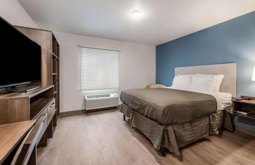 Charlotte Hotel | Convenient WoodSpring Suites near Charlotte University Research