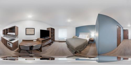 Charlotte Hotel | Convenient WoodSpring Suites near Charlotte University Research