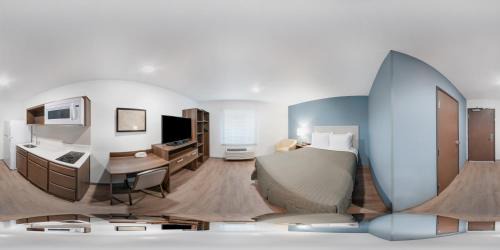 Charlotte Hotel | Convenient WoodSpring Suites near Charlotte University Research
