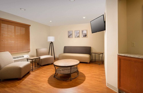 Romeoville Hotel | Budget-Friendly WoodSpring Suites in Chicago Romeoville