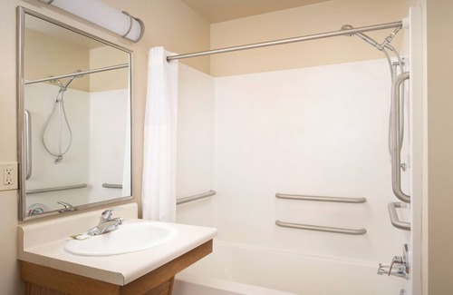 Romeoville Hotel | Budget-Friendly WoodSpring Suites in Chicago Romeoville
