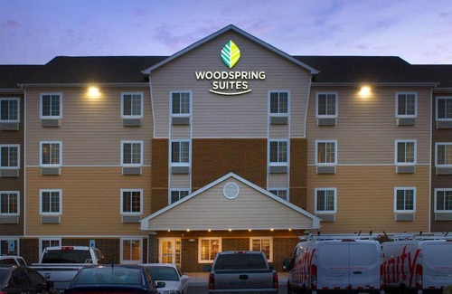 Romeoville Hotel | Discover WoodSpring Suites Chicago Romeoville - Pet Friendly Stays