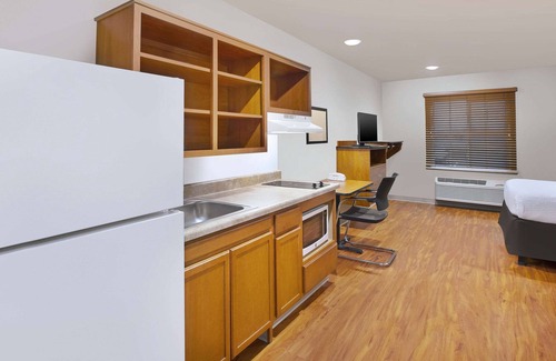 West Columbus Hotel | Comfortable WoodSpring Suites Columbus Urbancrest Awaits