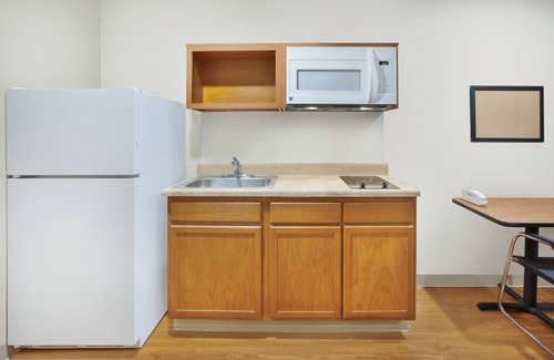 West Columbus Hotel | Comfortable WoodSpring Suites Columbus Urbancrest Awaits