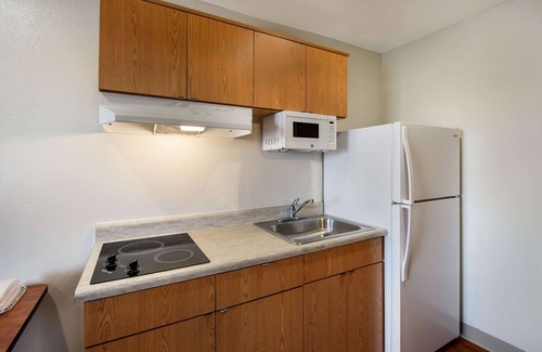 Groveport Hotel | Budget-Friendly WoodSpring Suites Columbus Southeast Stay