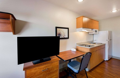 Groveport Hotel | Budget-Friendly WoodSpring Suites Columbus Southeast Stay