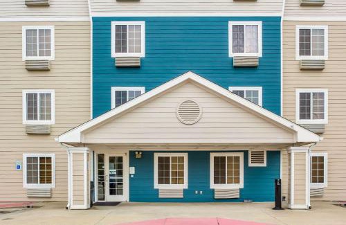 Conroe Hotel | Pet-Friendly WoodSpring Suites in Conroe with Kitchens