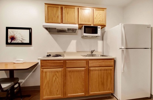 Conroe Hotel | Comfortable Stay at WoodSpring Suites Conroe with Breakfast