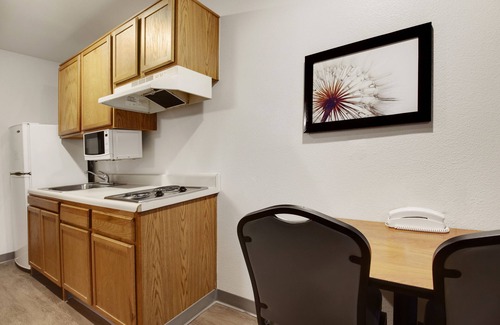 Conroe Hotel | Comfortable Stay at WoodSpring Suites Conroe with Breakfast