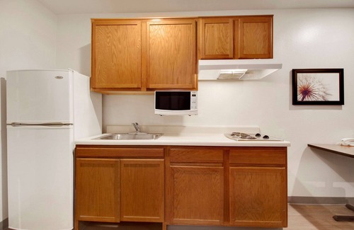 Conroe Hotel | Comfortable Stay at WoodSpring Suites Conroe with Breakfast