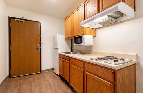 Conroe Hotel | Comfortable Stay at WoodSpring Suites Conroe with Breakfast