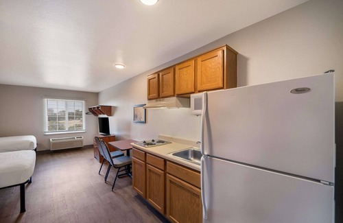 Trophy Club Hotel | Pet-Friendly WoodSpring Suites in Trophy Club, Fort Worth