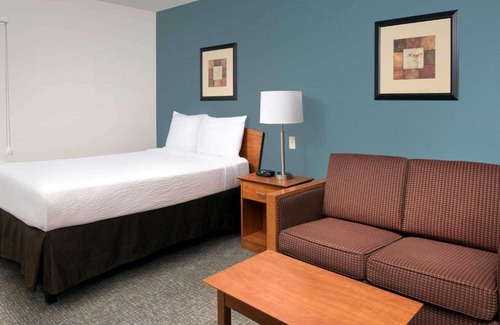 Gainesville Hotel | Budget-Friendly WoodSpring Suites Gainesville with Family Amenities