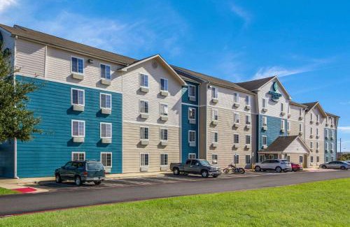 Baytown Hotel | Convenient WoodSpring Suites Houston Baytown for Your Stay