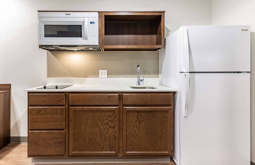 West Newton Hotel | Convenient WoodSpring Suites Near Indianapolis Airport