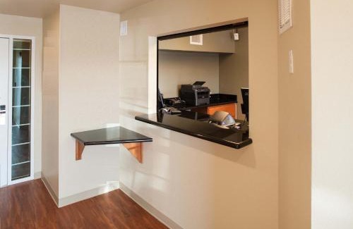 Junction City Hotel | Budget-Friendly WoodSpring Suites Junction City: Pet-Friendly Stay