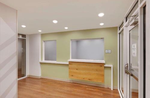 Las Colinas Hotel | Pet-Friendly WoodSpring Suites in Northwest Dallas