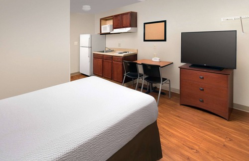 Southwind Hotel | Convenient WoodSpring Suites Memphis Southeast with Kitchen & More
