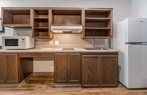 Keller Hotel | Cozy WoodSpring Suites in North Ft Worth with Great Amenities
