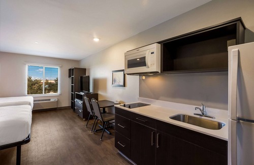Clermont Hotel | Discover WoodSpring Suites Orlando West - A Family Getaway