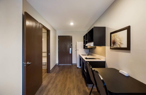 Clermont Hotel | Discover WoodSpring Suites Orlando West - A Family Getaway
