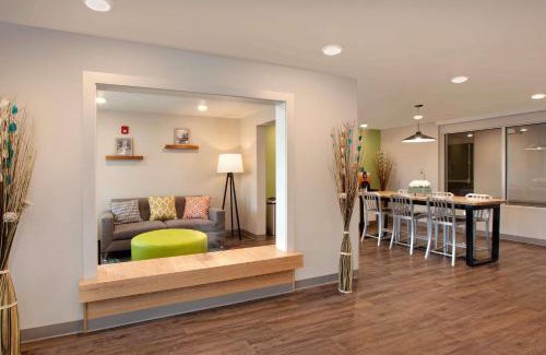 Stafford Hotel | Pet-Friendly WoodSpring Suites Quantico with Great Reviews