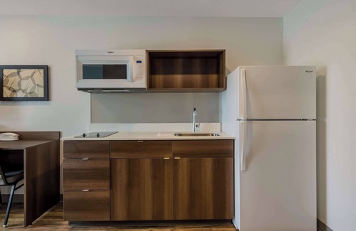Roanoke Hotel | Discover Comfort at WoodSpring Suites Roanoke with Breakfast