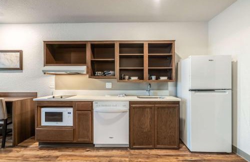 Sanford Hotel | Inviting WoodSpring Suites Sanford North I-4 Orlando Area