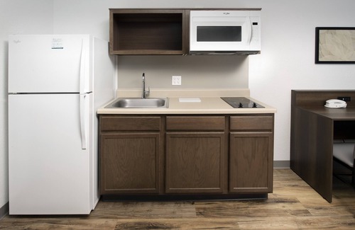 Madison Heights Hotel | Budget-Friendly WoodSpring Suites in Madison Heights, Detroit
