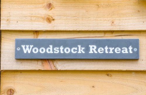 Axminster House | Pet-Friendly Woodstock Retreat: Rated 10/10 by Guests