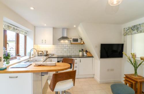 Axminster House | Pet-Friendly Woodstock Retreat: Rated 10/10 by Guests