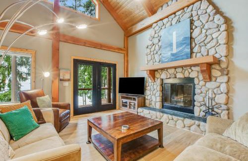Hoodsport House | Experience Family-Friendly Comfort at Woodstone Cabin