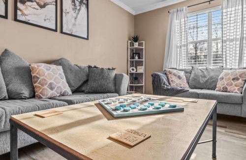 Athens Apartment | Guest Rated: Woodstone Retreat Condo Near UGA Golf Course