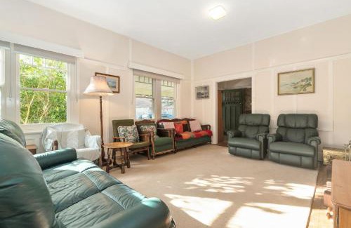 Capel Sound House | Family-Friendly Getaway at Woodthorpe by the Beach