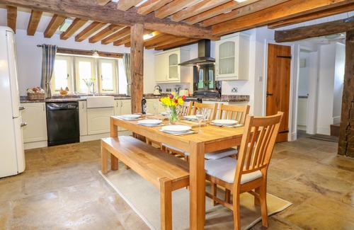Tupton Cottage | Woodthorpe Cruck Cottage: Top-Rated Getaway with Spa & Hot Tub