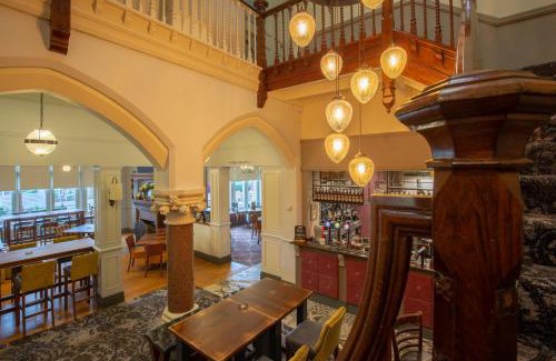 Manchester Hotel | Woodthorpe Hotel: Pet-Friendly Stay with Family Amenities